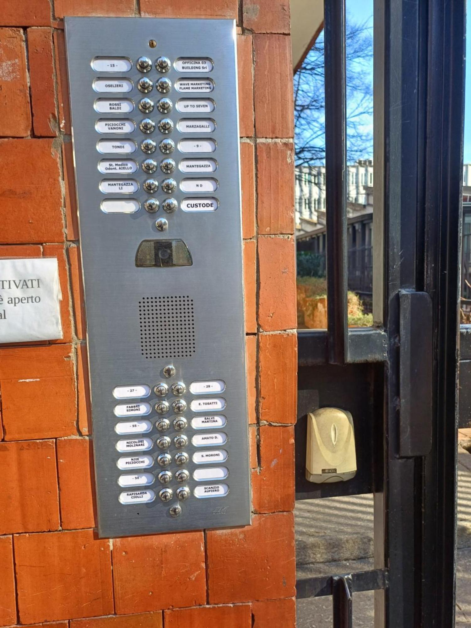 Up To Seven Bed and Breakfast Milano Eksteriør billede